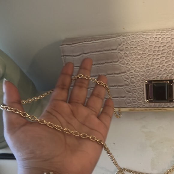 Faux crocodile skin light gray tone jewel clutch bag with straps - Picture 3 of 4